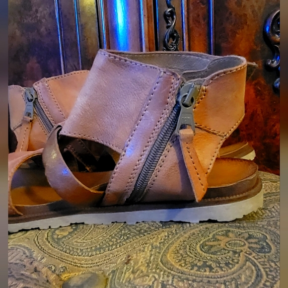 ‼️SOLD‼️Miz Mooz Tamsyn Genuine Leather Sandal, Sz 6.5, EU 37 - Picture 4 of 11